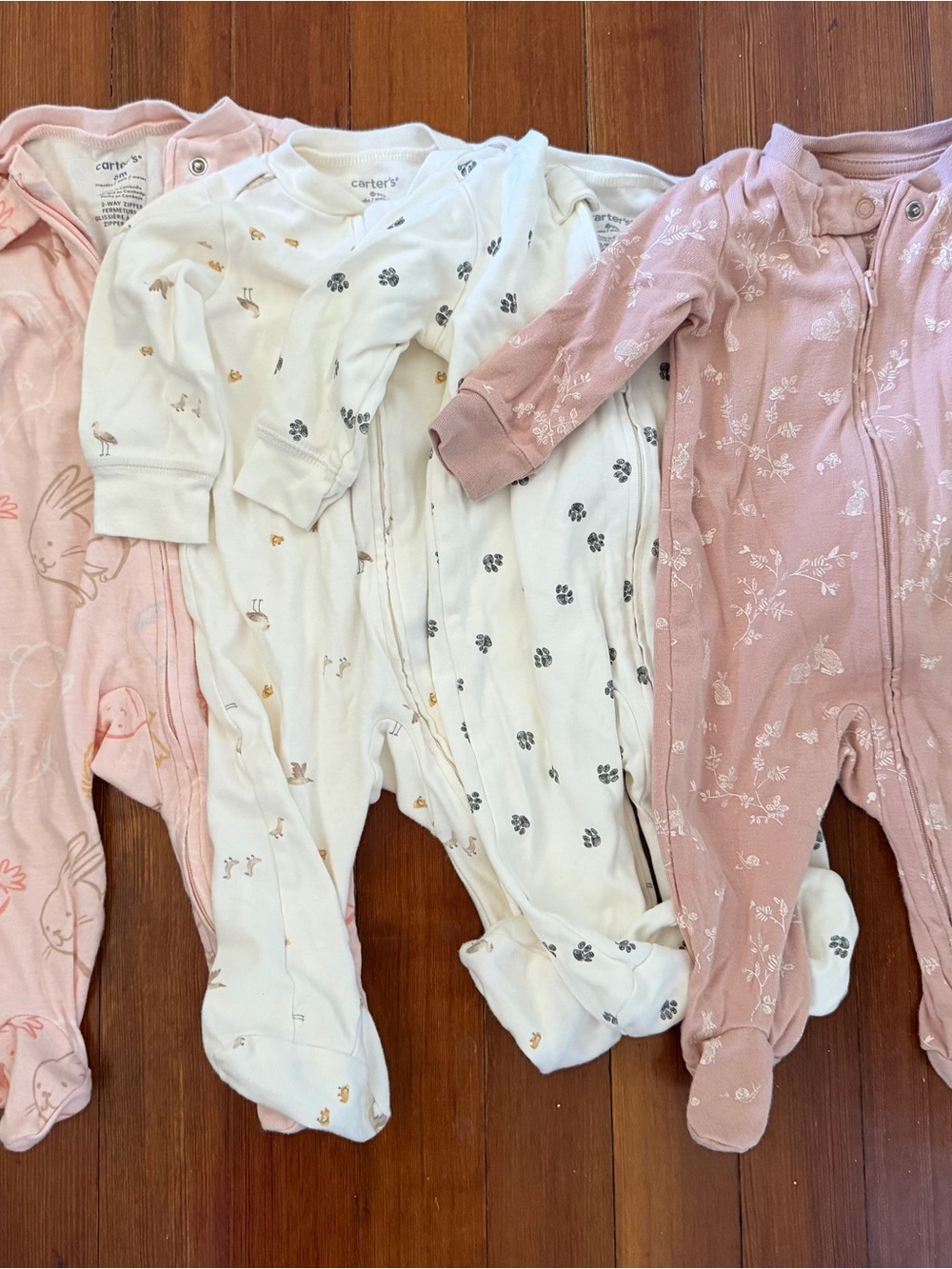 4 Baby Girl Footed Sleepers 3–6 Months – Carter’s / Pink Neutral